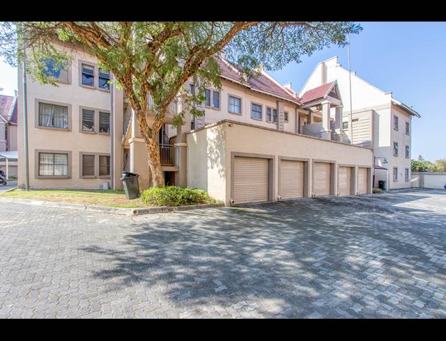 2 BEDROOM APARTMENT FOR SALE IN SUNDOWNER